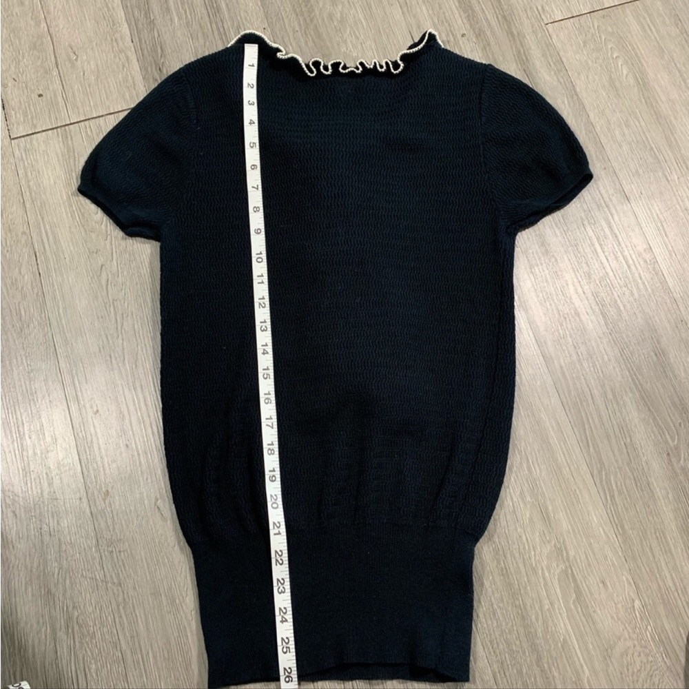 Banana Republic V-Neck Ruffle Front S/S Sweater - Picture 4 of 4